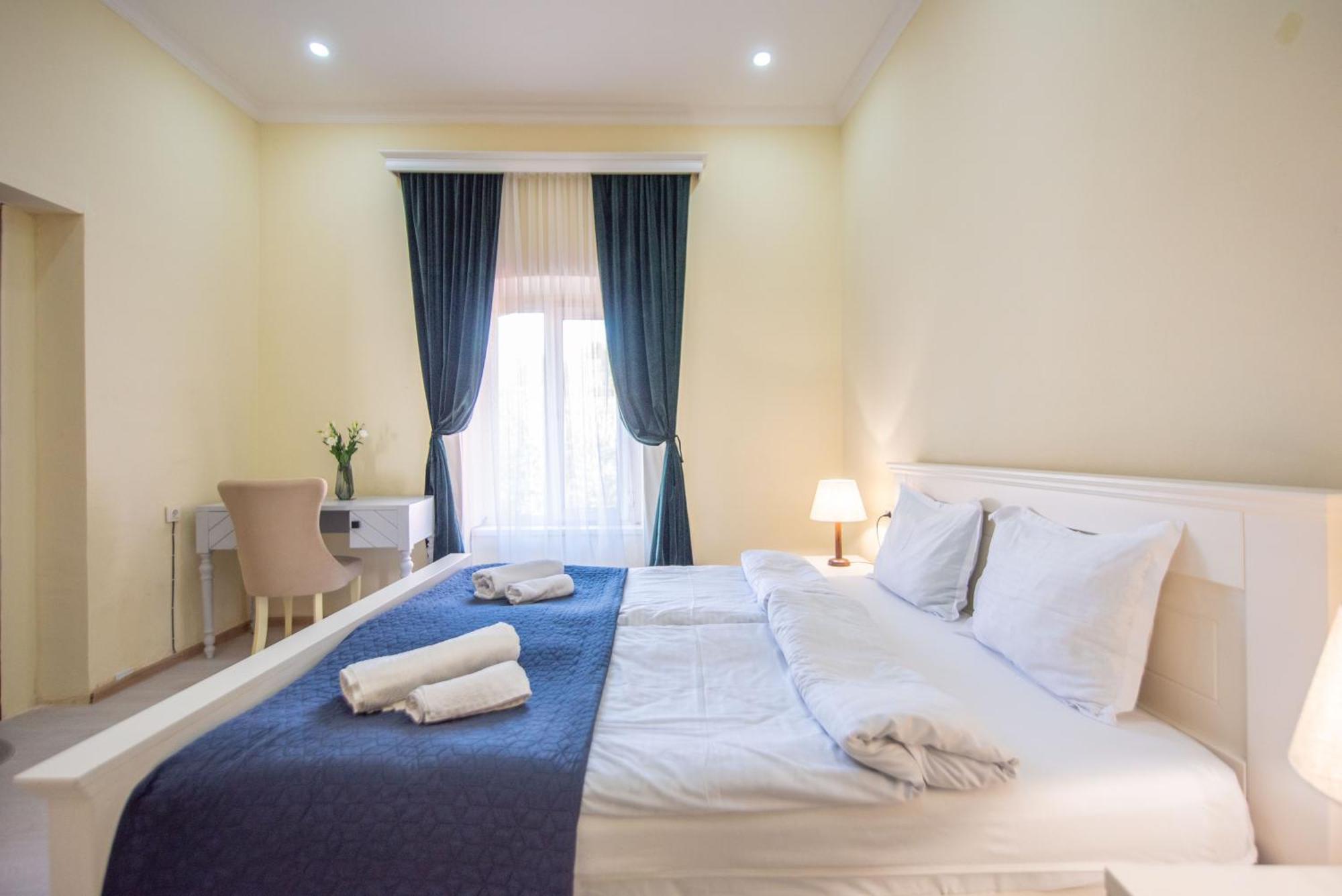 Old Town-Booking Apartment Tbilisi Exteriör bild