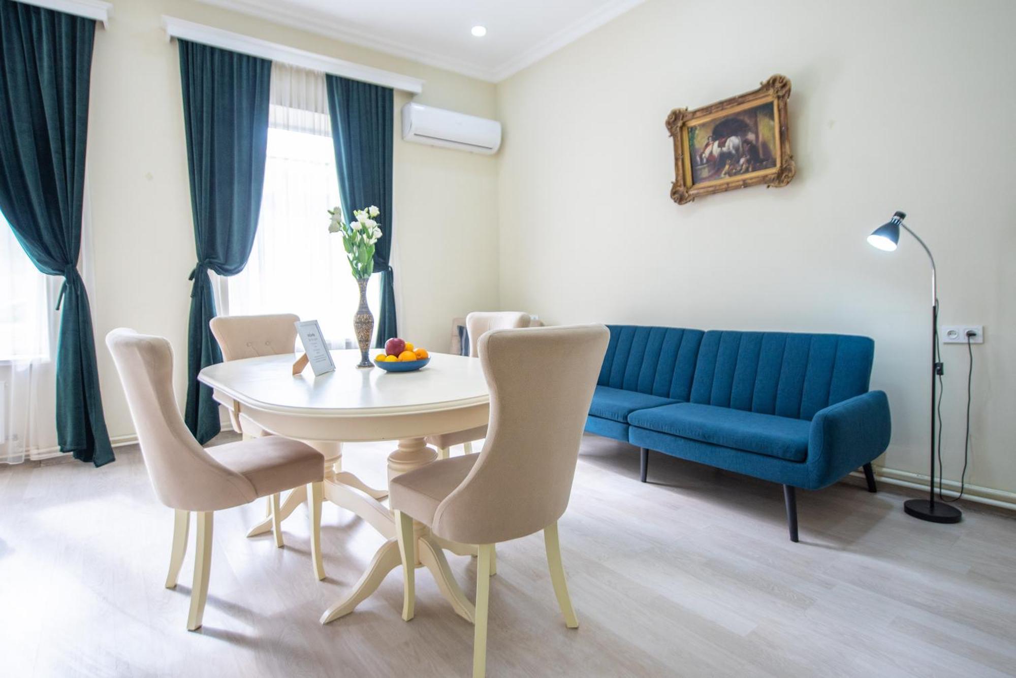 Old Town-Booking Apartment Tbilisi Exteriör bild