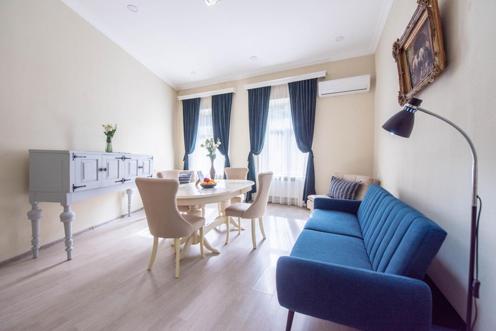 Old Town-Booking Apartment Tbilisi Exteriör bild