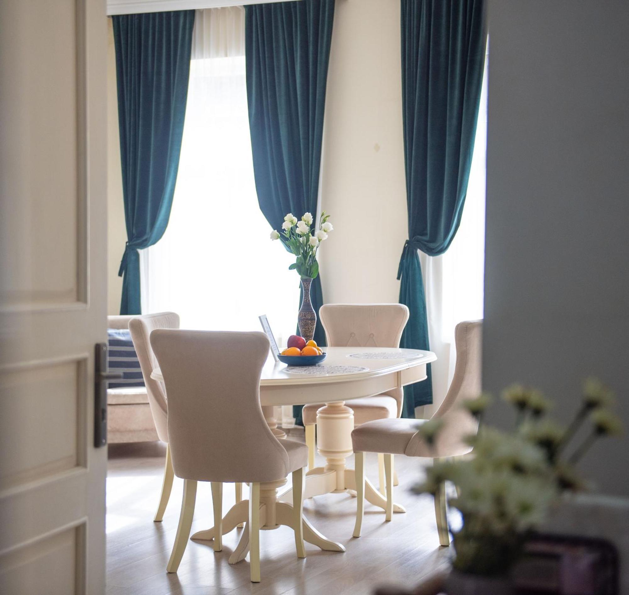 Old Town-Booking Apartment Tbilisi Exteriör bild