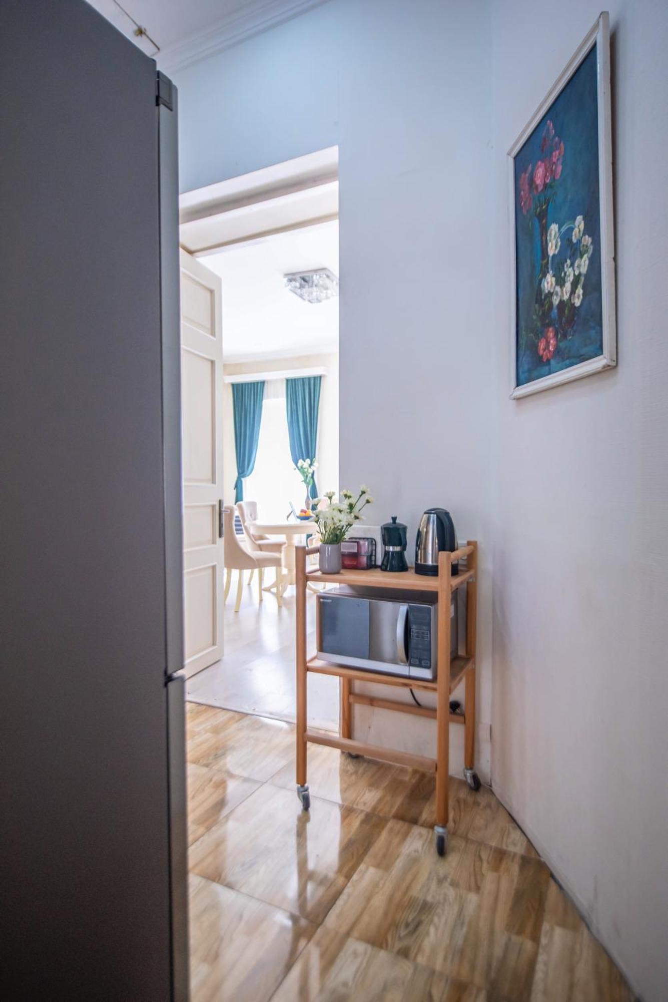 Old Town-Booking Apartment Tbilisi Exteriör bild