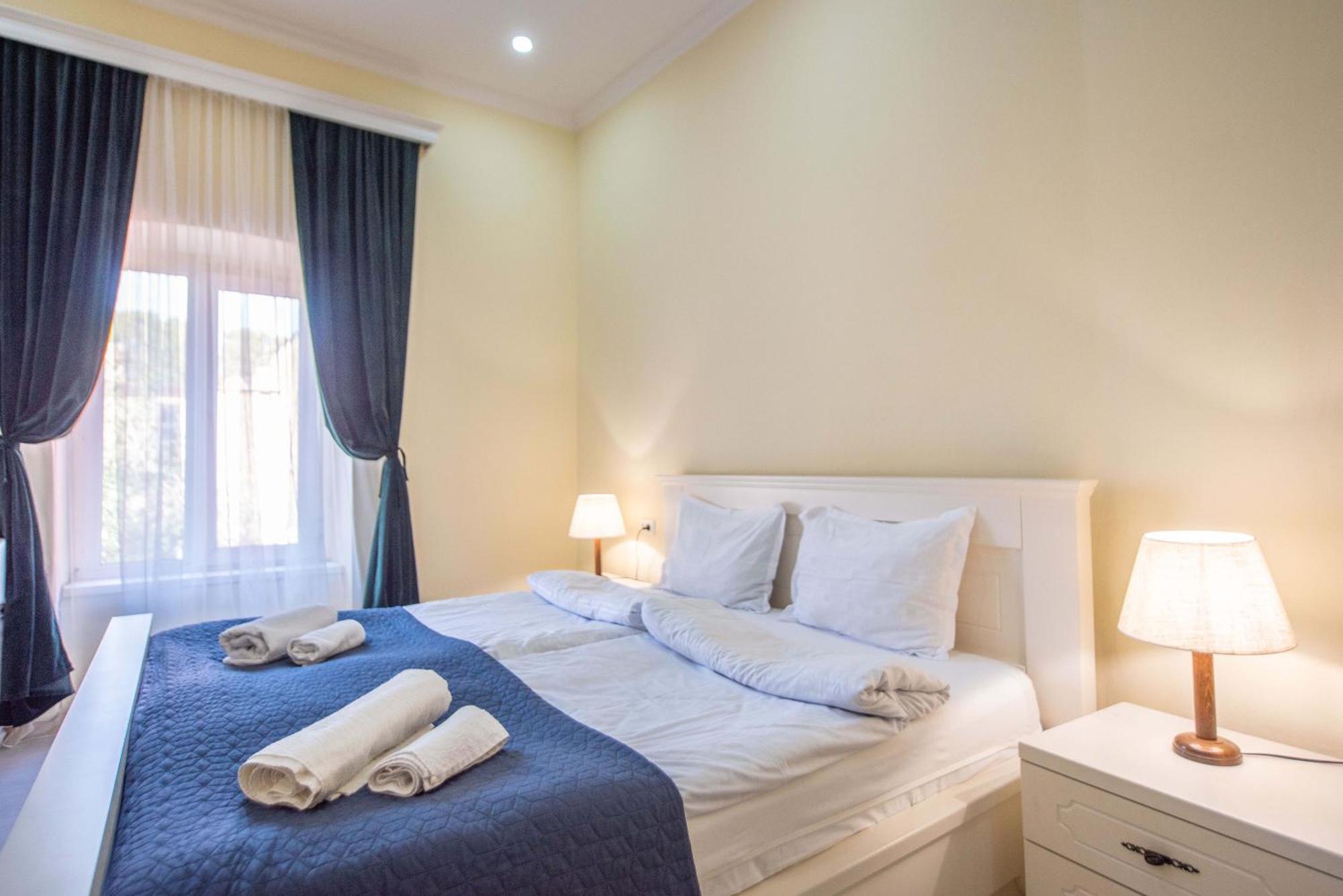 Old Town-Booking Apartment Tbilisi Exteriör bild