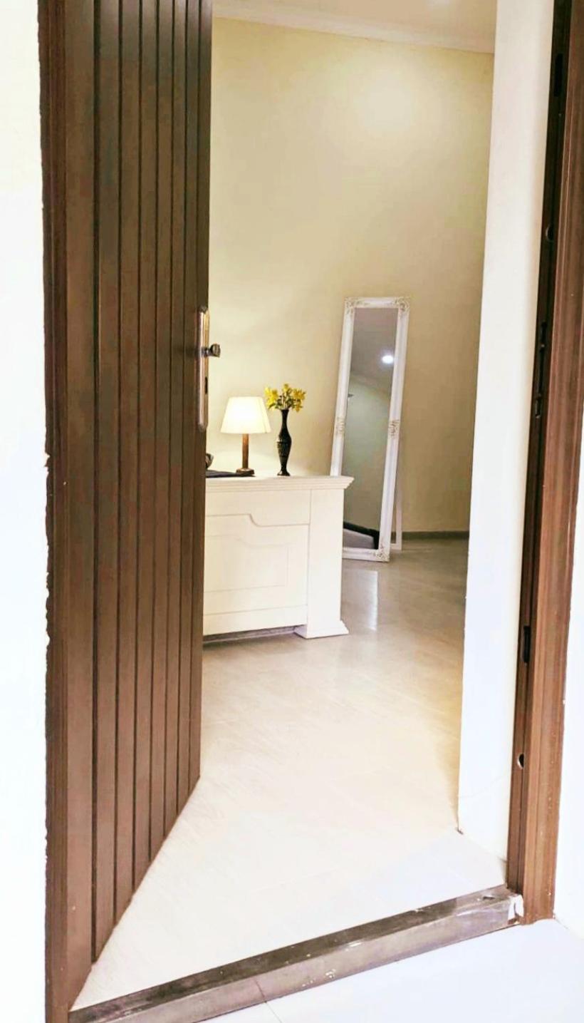 Old Town-Booking Apartment Tbilisi Exteriör bild